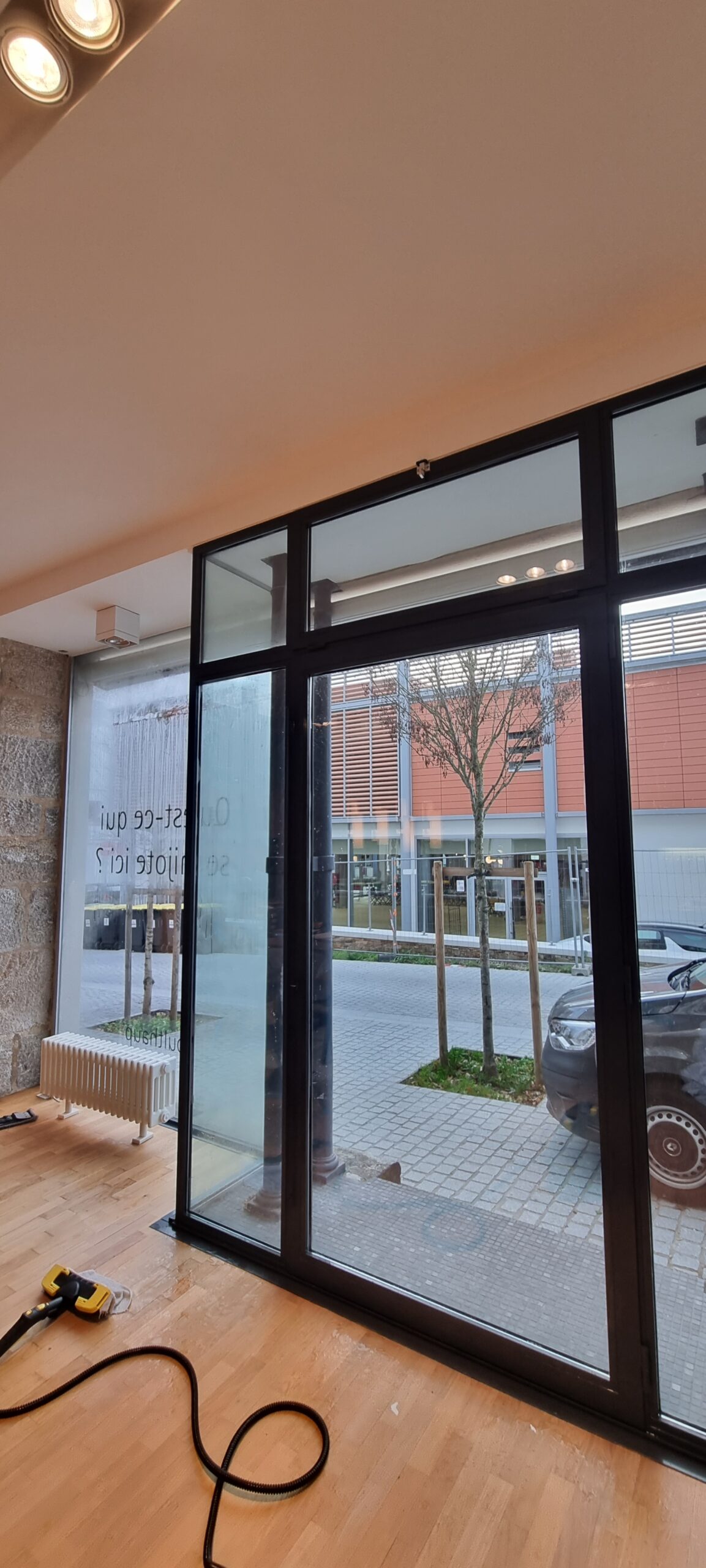 Enlèvement des vitrophanies