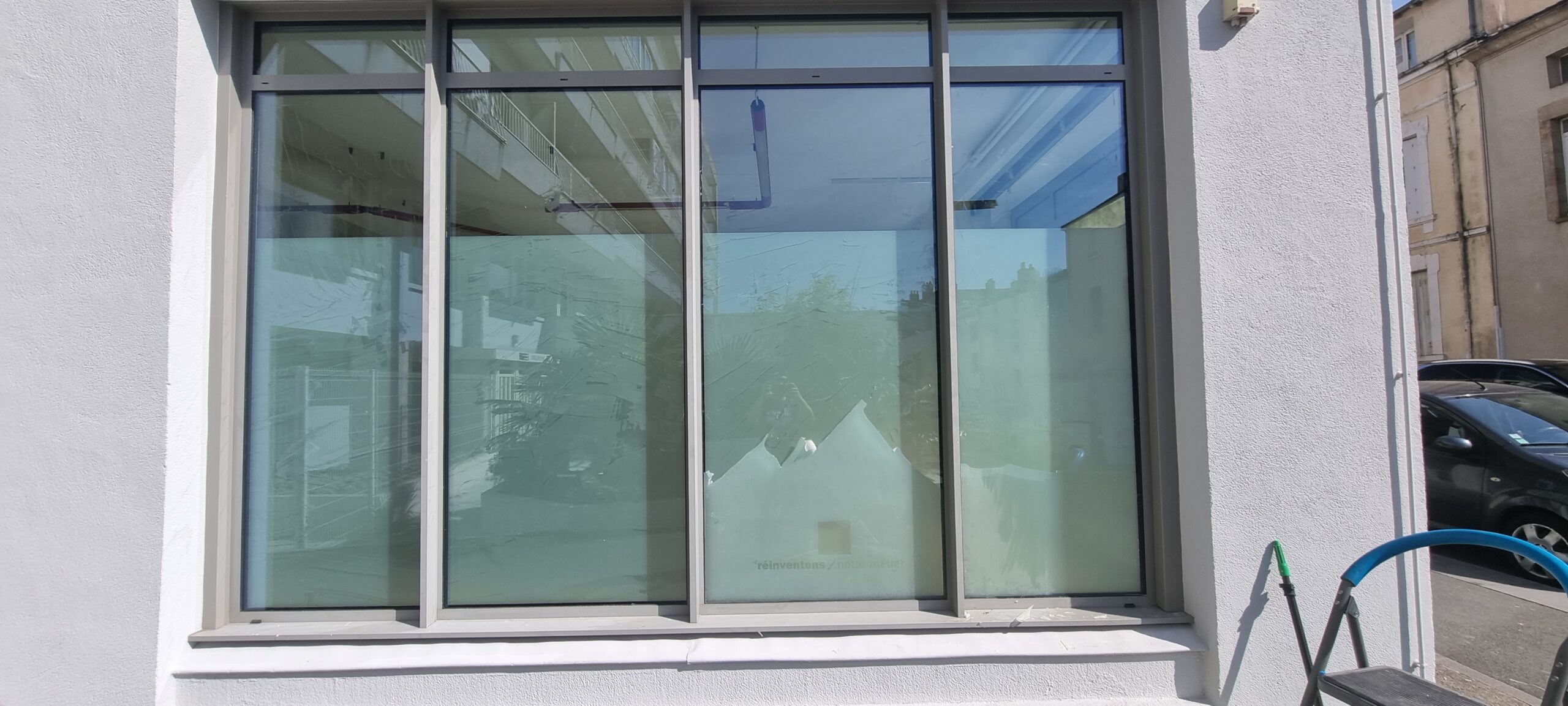 Enlèvement des vitrophanies