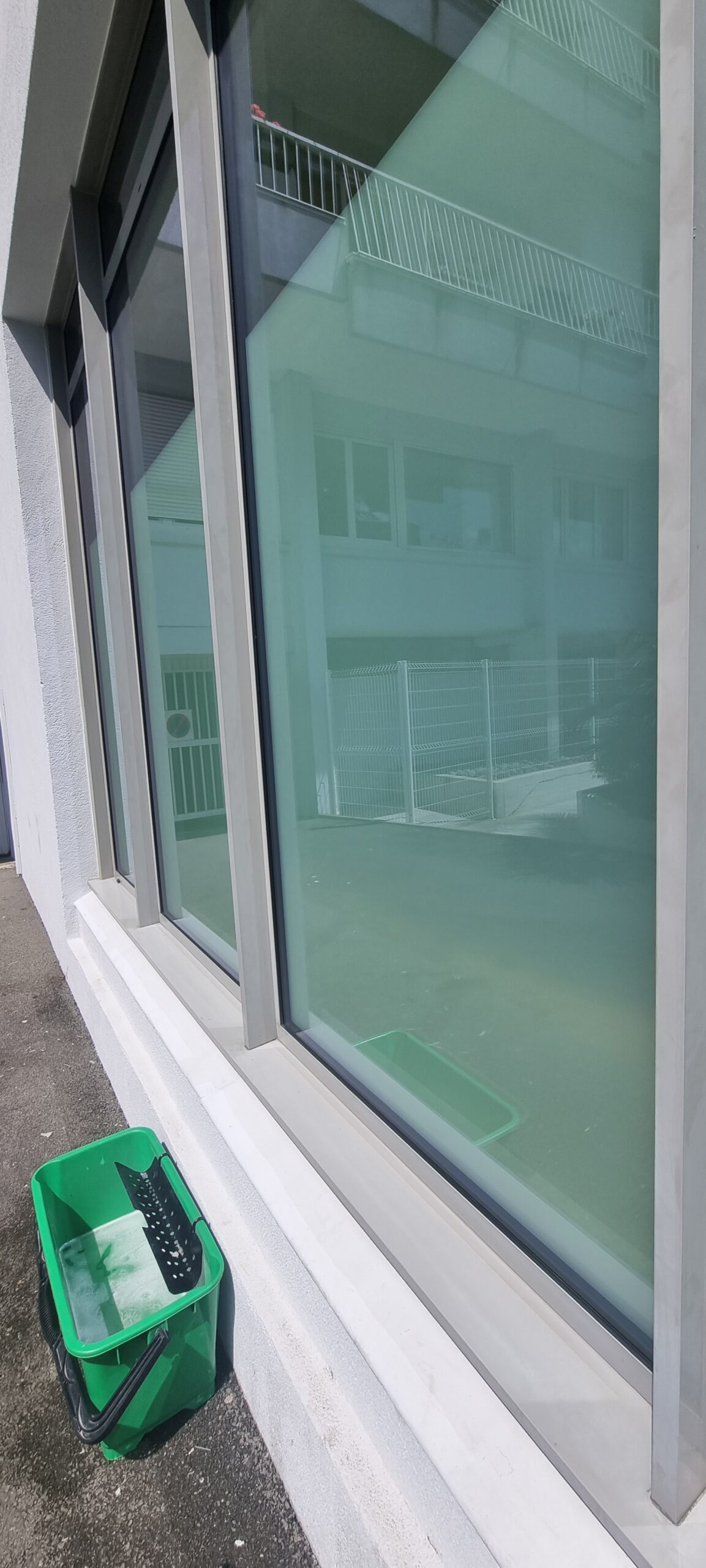 Enlèvement des vitrophanies