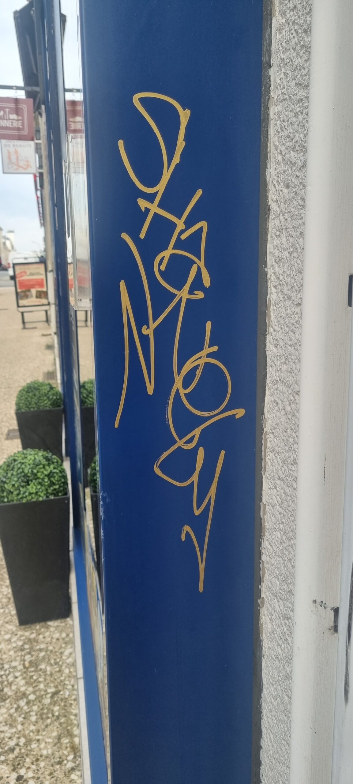 Enlèvement des graffitis